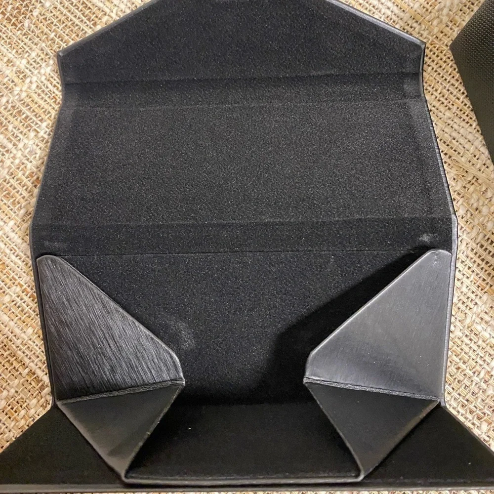 GLASSY FOLDABLE GLASSES CASE AND BOX